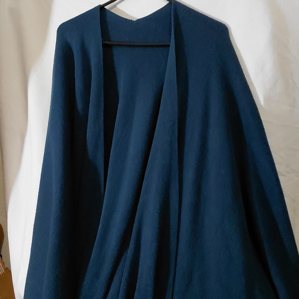 Chic Women's Navy Cape